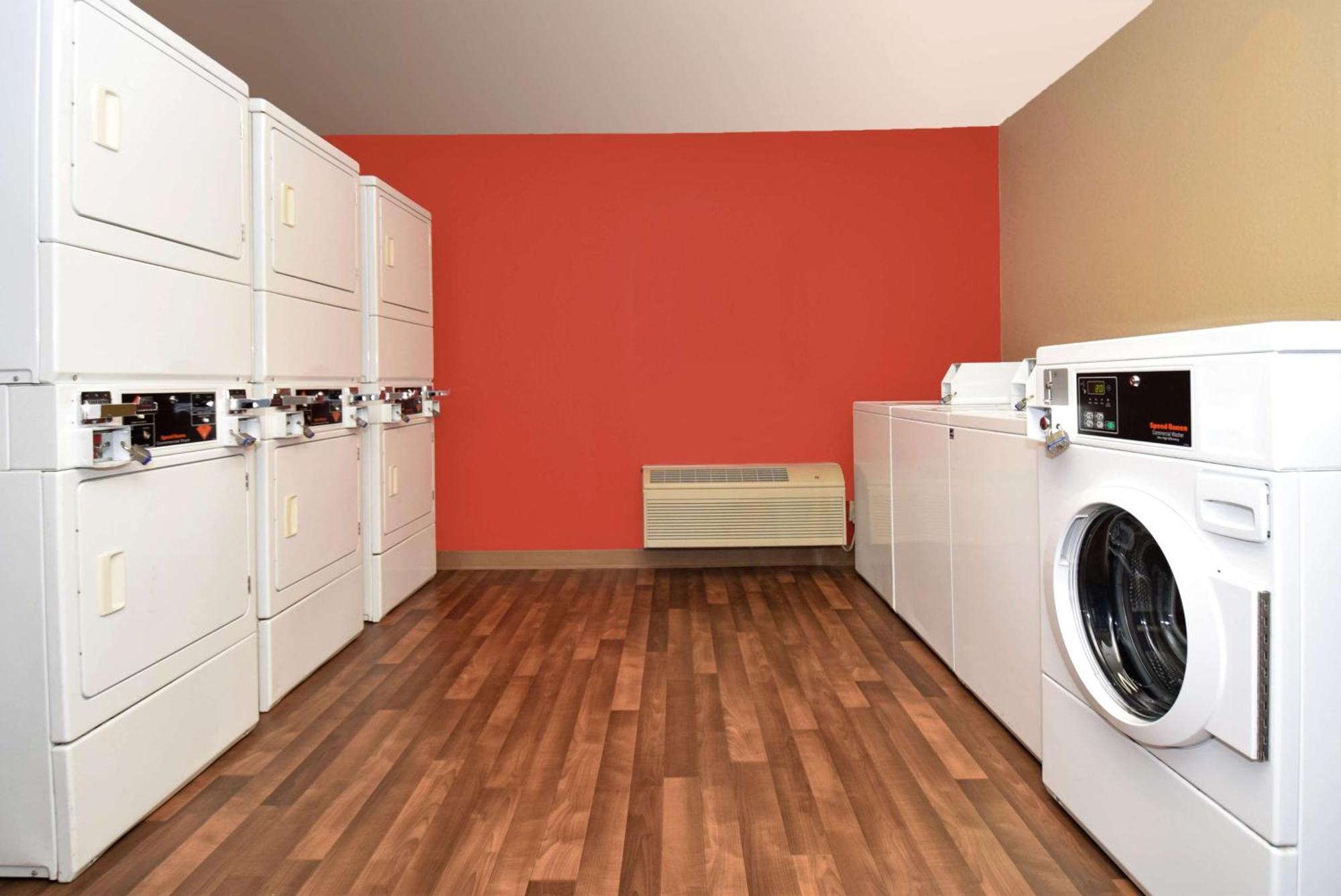 Extended Stay America Select Suites - Hartford - Манчестер Экстерьер фото