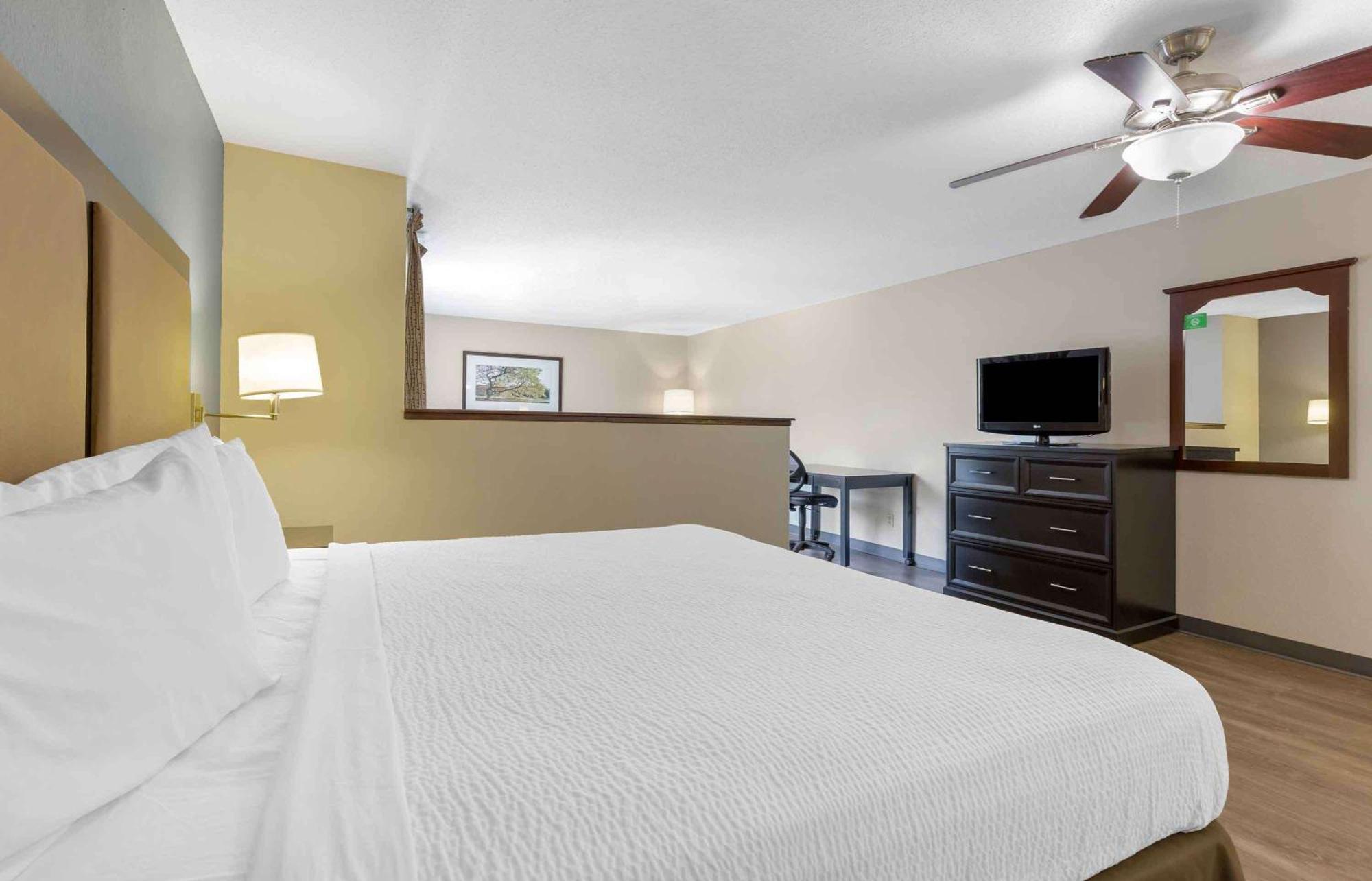 Extended Stay America Select Suites - Hartford - Манчестер Экстерьер фото