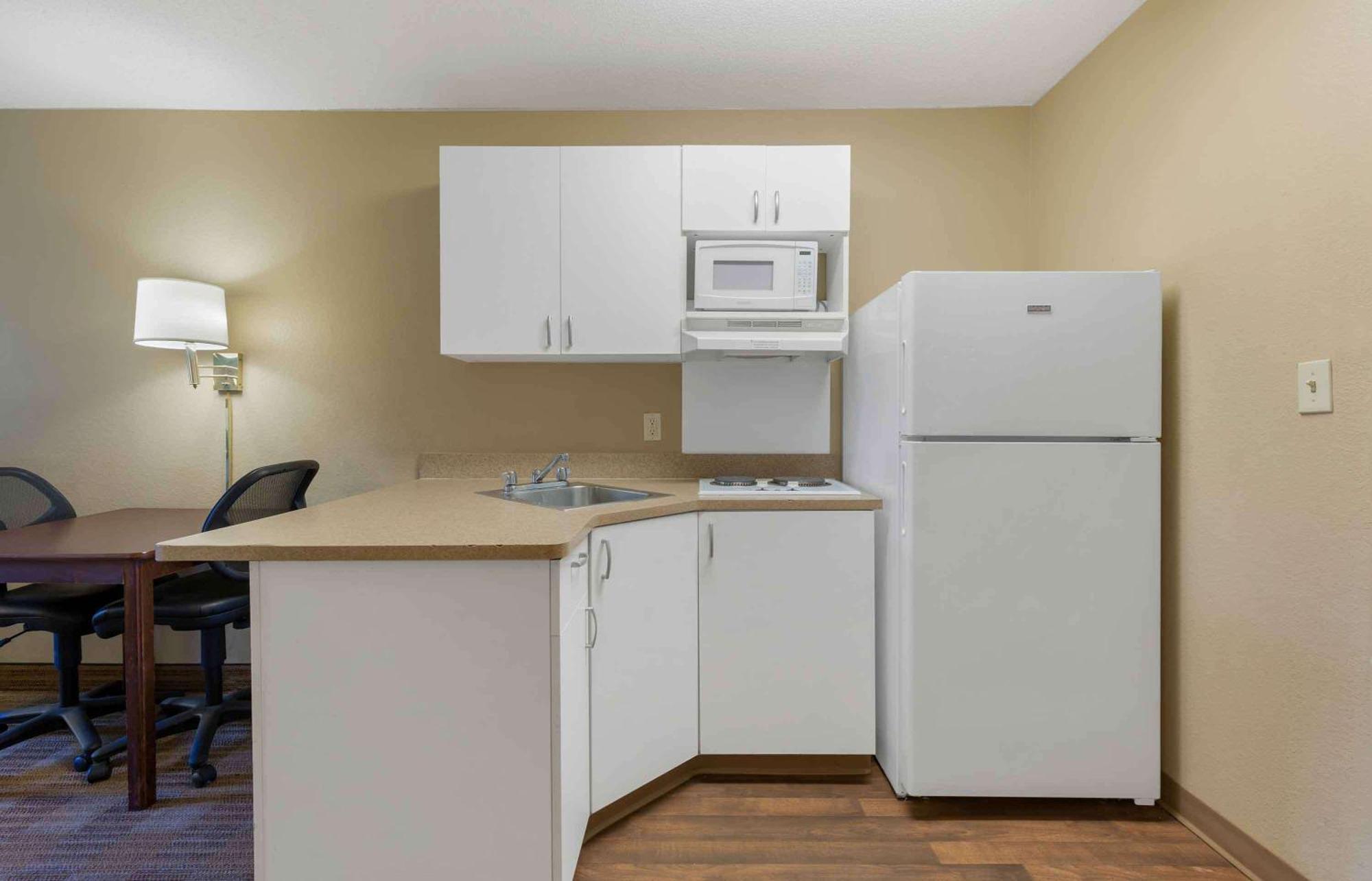 Extended Stay America Select Suites - Hartford - Манчестер Экстерьер фото