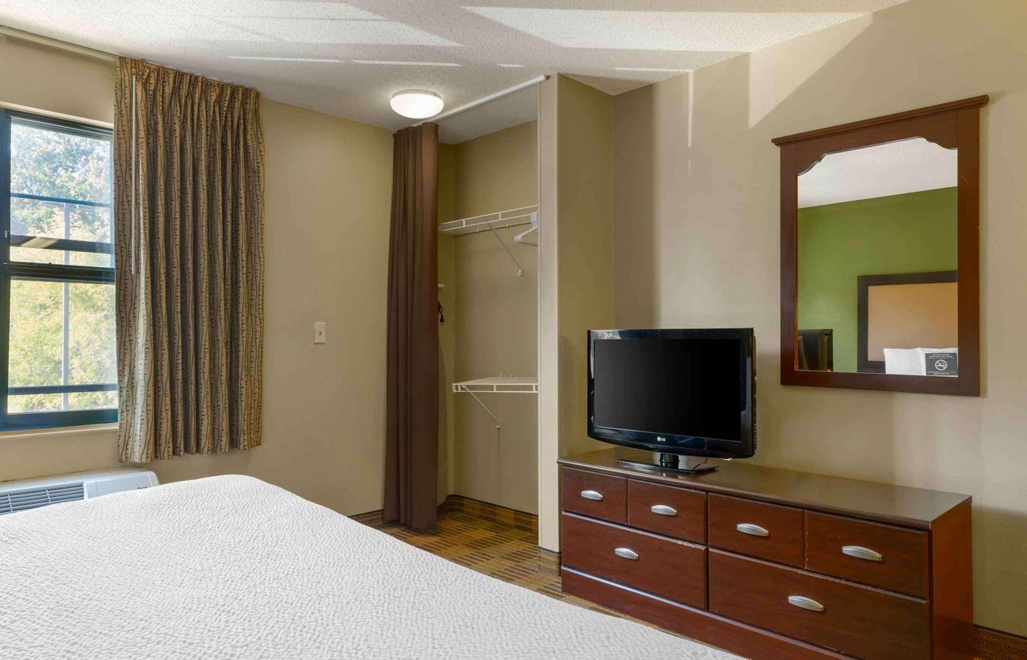 Extended Stay America Select Suites - Hartford - Манчестер Экстерьер фото